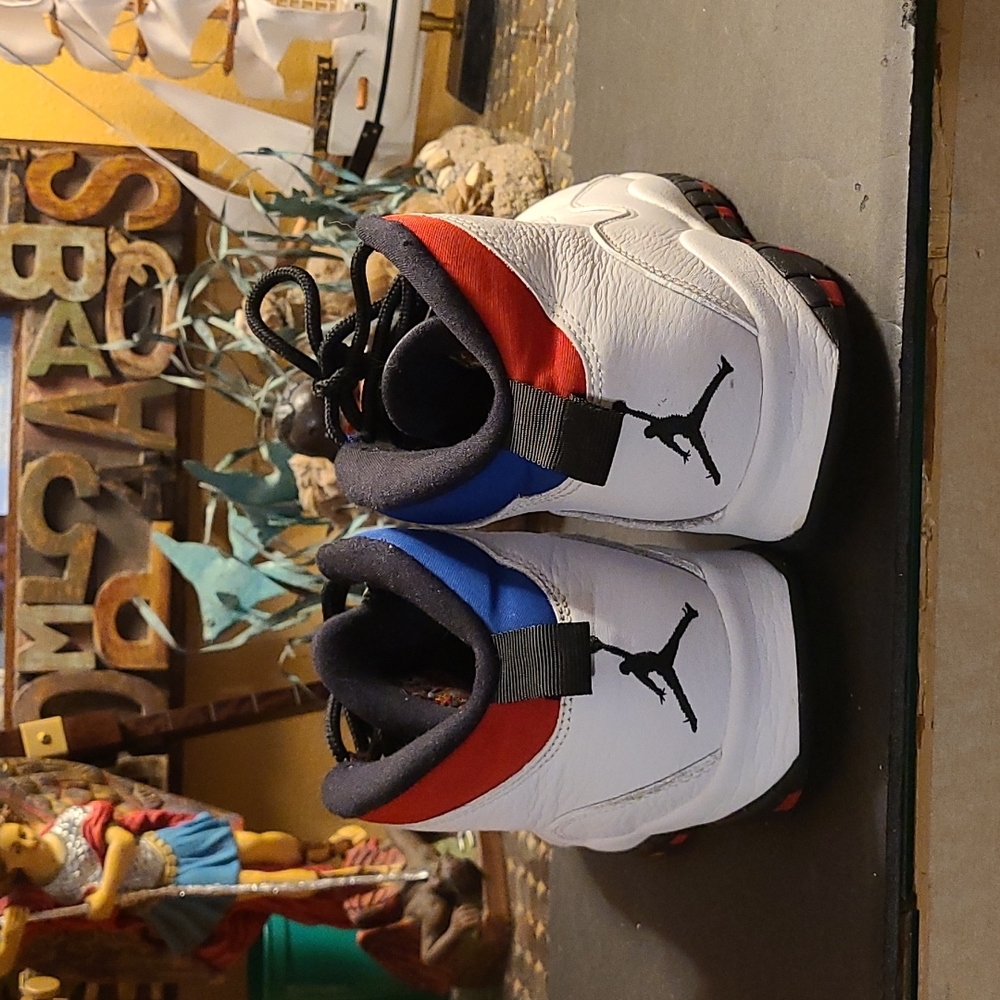 Air Jordan - Picture 3 of 3